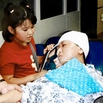 意識不明状態だった順子さん＝２００５年５月中旬ごろ、大阪市内の病院（提供）