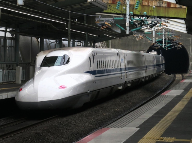 新幹線車両＝神戸市中央区、ＪＲ新神戸駅