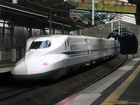 新幹線車両＝神戸市中央区、ＪＲ新神戸駅