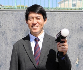 ７年間のプロ生活を終え、巨人のスカウトに転身した桜井俊貴さん＝兵庫県内