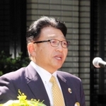 職員らに２期目への意気込みを語る清元秀泰姫路市長＝１日午前、姫路市安田４