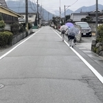 道路区画線を引き直した後の県道門柳大門線＝西脇市黒田庄町岡（兵庫県提供、２０２３年１月２３日撮影）