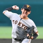 現役時代、気迫あふれる表情で打者に向かった桜井俊貴さん＝２０１９年７月、西宮市の甲子園球場