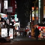 緊急事態宣言が発令され、人通りがほとんどなくなった繁華街＝２０２１年２月、神戸市中央区