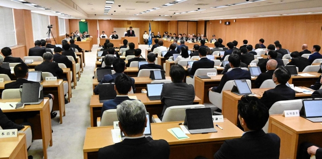 新たな議場として５月の臨時会から利用されている兵庫県庁３号館の大会議室＝神戸市中央区下山手通５