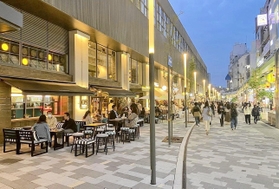 飲食店のオープンテラスが広がるサンキタ通り＝神戸市中央区（阪急阪神不動産提供）