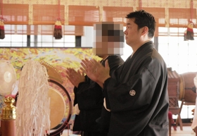 尼崎市の神社で開かれたゲイカップルの結婚式（提供、画像の一部を加工しています）