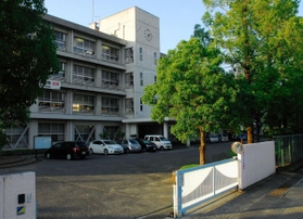 明石市立明石商業高校＝明石市魚住町長坂寺