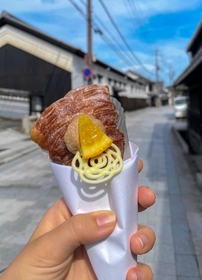 「坂利太」で人気のナポリ伝統のパイ菓子「アラゴスタ」＝赤穂市坂越