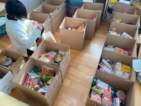 ケアリーバーに送る「ふるさとギフト」＝神戸市垂水区内（提供）