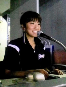 日本ハム－楽天で、場内アナウンスを務めた鎌田さん＝２０１１年７月２０日（提供）