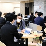 ２０２４年春の新卒者を対象に開かれた合同企業説明会＝２３年３月、豊岡市内