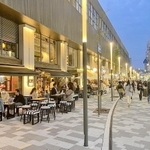 飲食店のオープンテラスが広がるサンキタ通り＝神戸市中央区（阪急阪神不動産提供）