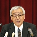 神戸連続児童殺傷事件の記録が廃棄された経緯などについて最高裁の職員から説明を受け、会見する土師守さん＝２日午後、神戸市中央区橘通２、県弁護士会館（撮影・大森　武）