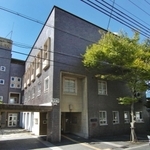 村野藤吾設計で国登録有形文化財の尼崎市立大庄南生涯学習プラザ（旧大庄村役場）＝尼崎市大庄西町３