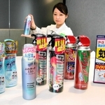 アース製薬が販売する蚊の駆除・対策商品＝赤穂市坂越