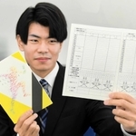運動に関する情報の地域格差を埋めようと、アイデアを形にした田中良樹さん＝神戸市中央区東川崎町１、神戸新聞社
