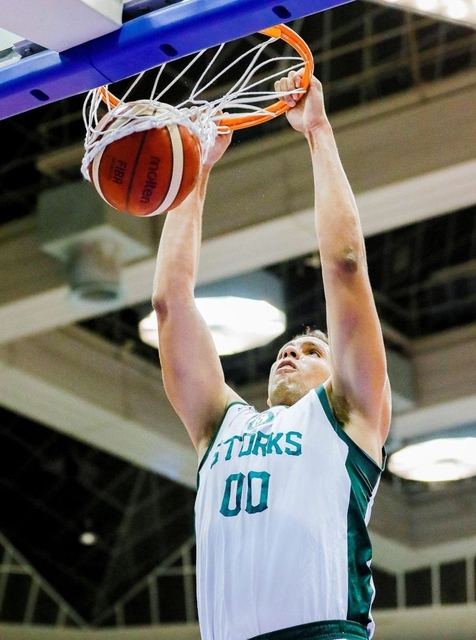 福岡-西宮　第１クオーター、ダンクシュートを決める西宮・ウォルドー（Ｃ）B.LEAGUE