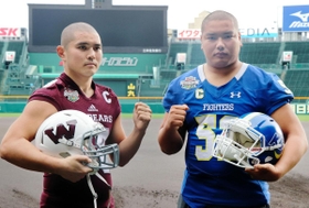 甲子園ボウルに向けて気持ちを高める関学大の寺岡芳樹主将（右）と早大の池田直人主将