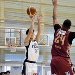 越谷-西宮　第３クオーター、シュートを決める西宮・谷口（Ｃ）B.LEAGUE