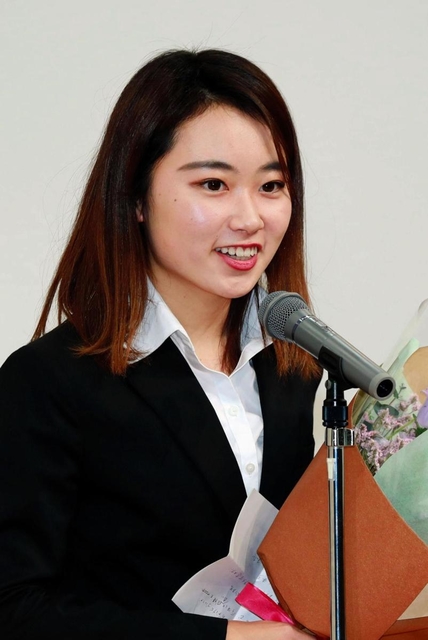 プロとしての抱負を語る安田祐香＝１０日午後、西宮市御茶屋所町６、大手前大学ＣＥＬＬフォーラム（撮影・斎藤雅志）