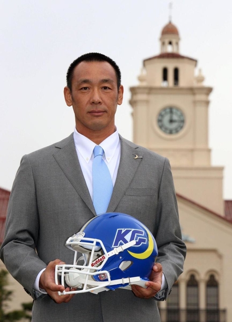 関学大アメリカンフットボール部の新監督に就任する大村和輝アシスタントヘッドコーチ＝西宮市上ケ原一番町、同大西宮上ケ原キャンパス（撮影・辰巳直之）