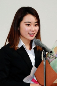 プロとしての抱負を語る安田祐香＝１０日午後、西宮市御茶屋所町６、大手前大学ＣＥＬＬフォーラム（撮影・斎藤雅志）