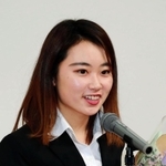 プロとしての抱負を語る安田祐香＝１０日午後、西宮市御茶屋所町６、大手前大学ＣＥＬＬフォーラム（撮影・斎藤雅志）