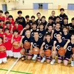 創部２年目で男女そろって全国大会に初出場したセンターサークルの選手。男子は４強に躍進した＝神戸市垂水区の舞子高