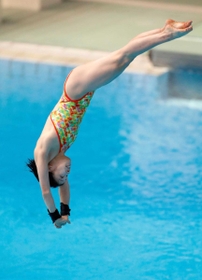 女子高飛び込み決勝　１位の荒井祭里