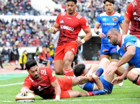 ２月２３日に開かれたラグビートップリーグの神戸製鋼ー東芝＝神戸市須磨区、ユニバー記念競技場