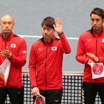 男子テニスデビス杯の開会式に登場した錦織圭＝６日午前、三木市志染町三津田、ブルボンビーンズドーム（撮影・吉田敦史）