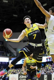 １月にＢリーグデビューを果たした宇都宮のテーブス海。１年延期された東京五輪への思いも強い＝宇都宮市体育館（（Ｃ）ＴＯＣＨＩＧＩ　ＢＲＥＸ　ＩＮＣ．）