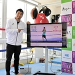 オンラインジムを立ち上げた長谷川穂積さん＝神戸市灘区（代表撮影）