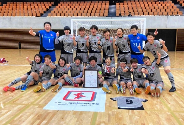 日本一を争う地域女子チャンピオンズリーグで優勝したＳＷＨＬ西宮＝２月、茨城県神栖市（ＳＷＨＬ西宮提供）