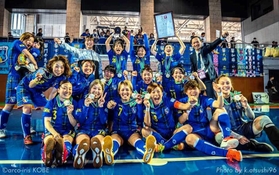 女子Ｆリーグ３連覇を飾ったアルコイリス神戸。今季からアルコ神戸に改称し、さらなる飛躍を期す＝１月、名古屋市港区（アルコ神戸提供）