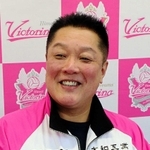 身近でできることを考え、工夫してトレーニングに取り組む大切さを説くヴィクトリーナ姫路の真鍋政義オーナー＝２０１９年４月、姫路商工会議所新館