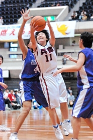 福岡戦第３クオーター、シュートする兵庫の竹川里香