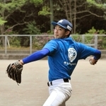 １年でのプロ入りを狙う兵庫のルーキー山科颯太郎投手＝西宮市、高座山公園野球場