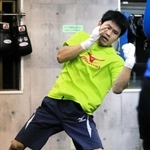 トレーニングに汗を流す大場浩平＝神戸市垂水区、サンライズジム