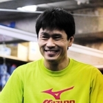 練習で笑みを見せる大場浩平＝神戸市垂水区、サンライズジム