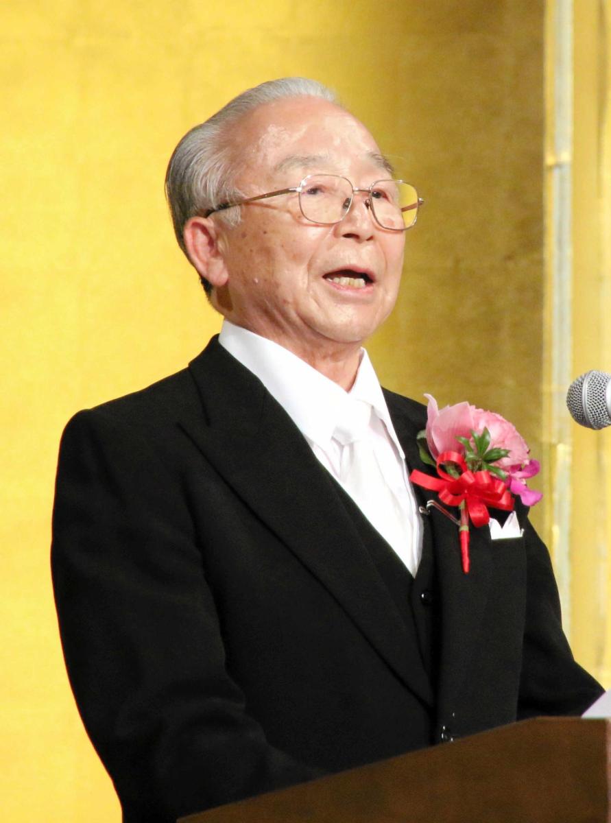 神戸新聞next スポーツ 県バドミントン協会 瀬川会長の叙勲受章祝う