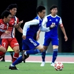 ８月に今季初戦となる兵庫県サッカー選手権に出場した関学大。練習の制約を受けながら秋季リーグに備える＝８月８日、三木市の三木総合防災公園陸上競技場