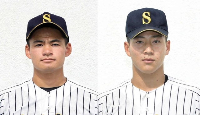 明石商高の中森俊介（左）と来田涼斗