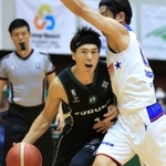 Ｂ２西宮-名古屋　第２クオーター、ドリブルで突進する西宮の今野翔太＝西宮市立中央体育館（撮影・斎藤雅志）