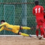 蒼開-三木北　後半、好セーブを見せる蒼開のＧＫ坂平涼介＝三木北高（撮影・吉田敦史）