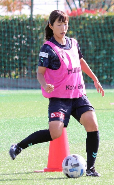 なでしこリーグ通算２００試合出場を達成したＩＮＡＣ神戸の中島