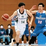 ＦＥ名古屋-西宮　第３クオーター、ドリブルで攻め込む西宮の福田（１４）（Ｃ）B.LEAGUE