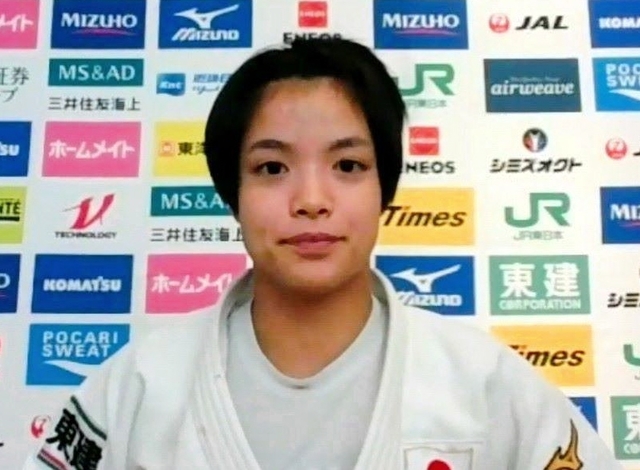 オンライン取材に応じる阿部詩