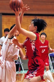 神戸新聞next スポーツ 創部２年目の百合が初制覇 目標は全国 県中学新人バスケ女子